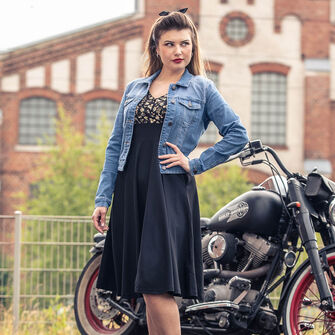 Šaty / Objavte teraz!