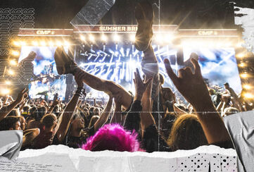 Louder Than Hell – Vaše leto už začína! / Toto leto bude hlasn&eacute;! Poc&iacute;ťte silu riffu, osl&aacute;vte hudbu, ktor&uacute; m&aacute;te radi, a uk&aacute;žte svoju v&aacute;&scaron;eň. Mosh pit je v&aacute;&scaron;! Obstarajte si exkluz&iacute;vne tričk&aacute; kapiel, festivalov&eacute; vybavenie a oblečenie, vďaka čomu bude t&aacute;to festivalov&aacute; sez&oacute;na nezabudnuteľn&aacute;. / Objavte teraz!