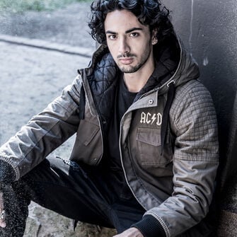 Bundy / Objavte teraz!